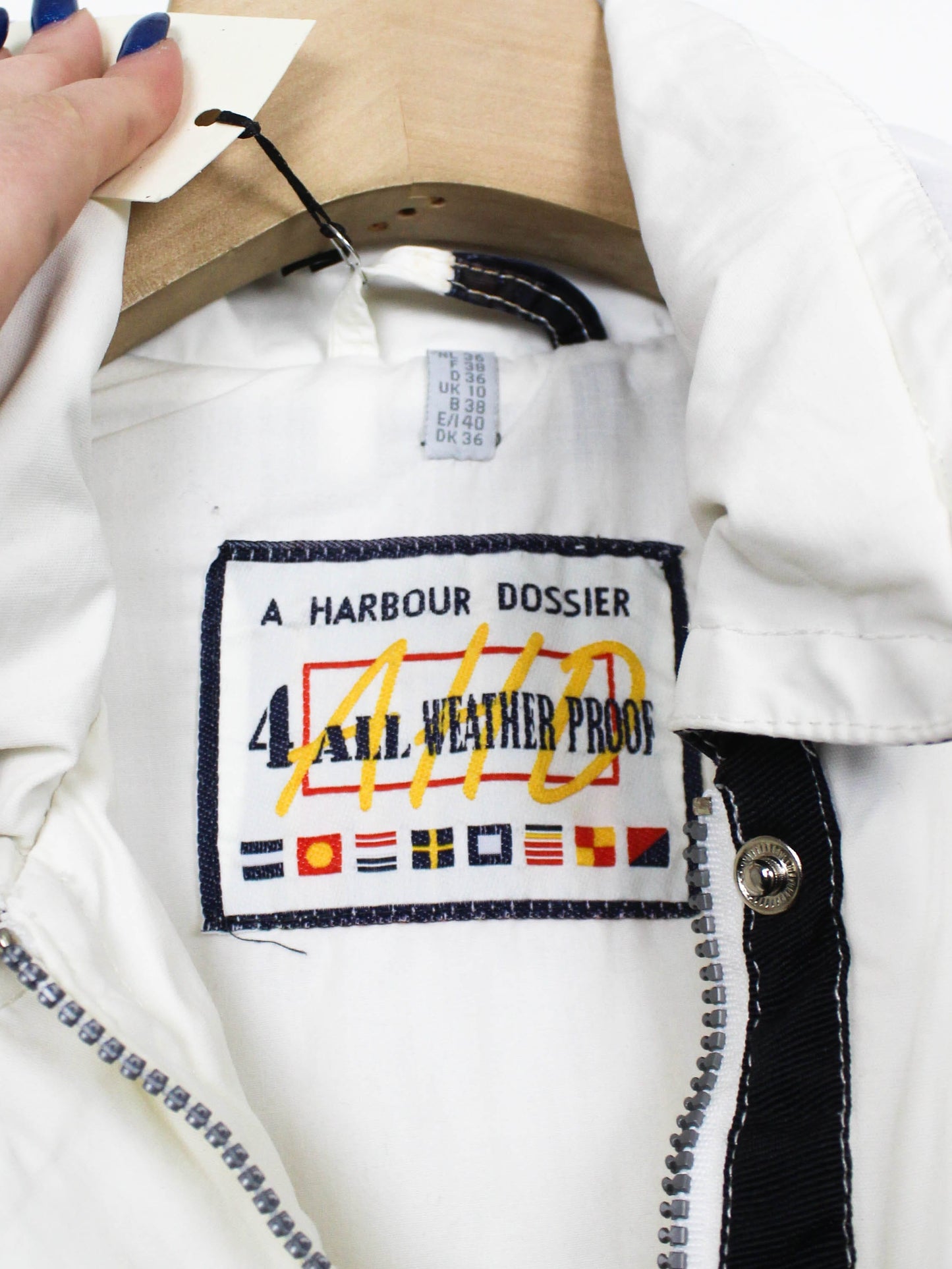 Біла куртка Harbour Dossier