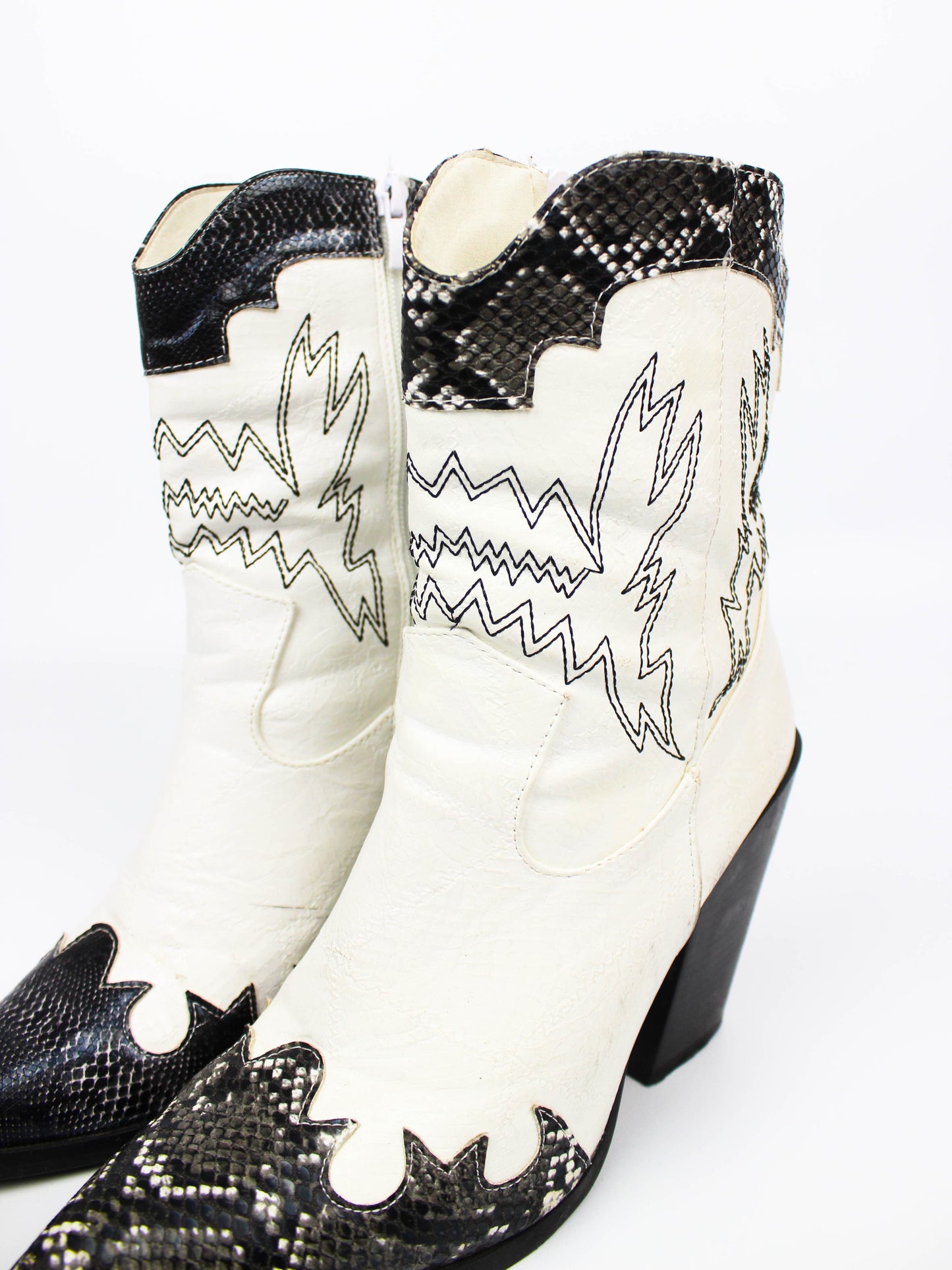 Vintage Two-Tone Western Cowboy Boots