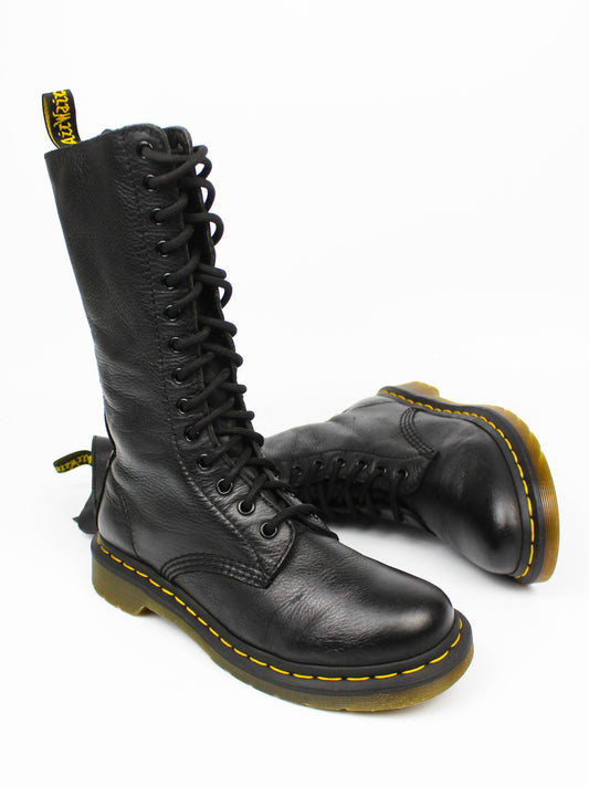 Dr. Martens 1B99 Black Virginia