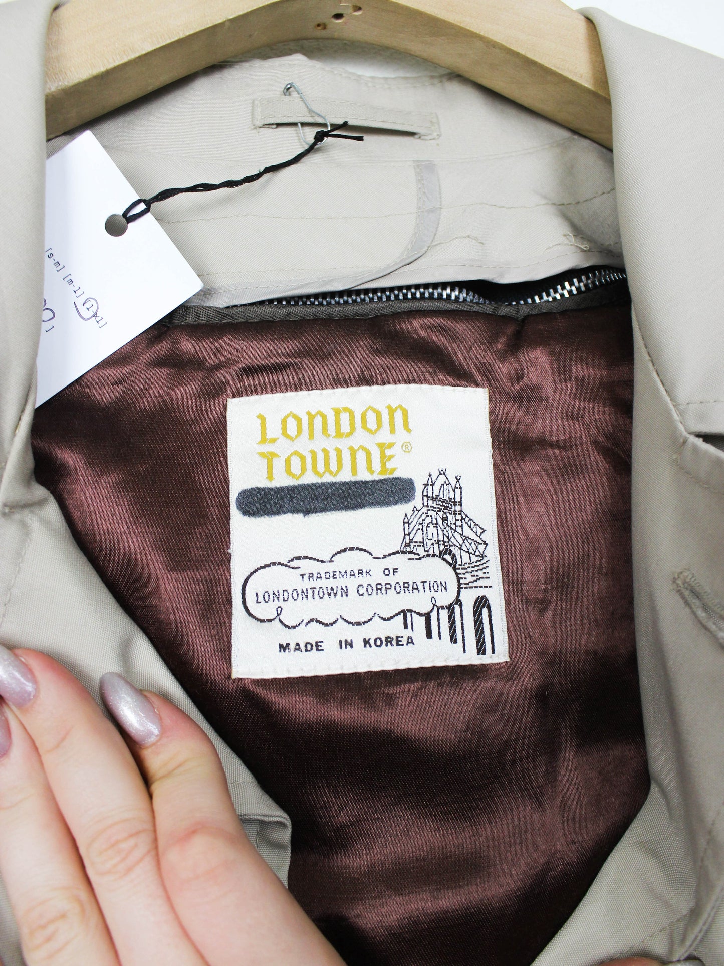 Вінтажний молочний тренч London Towne