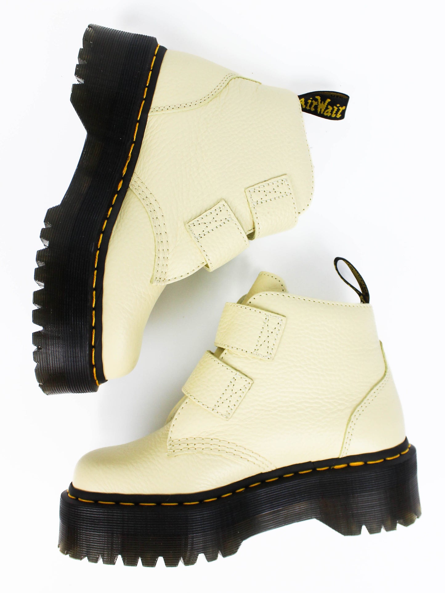 Dr. Martens Devon Heart Cream Milled Nappa