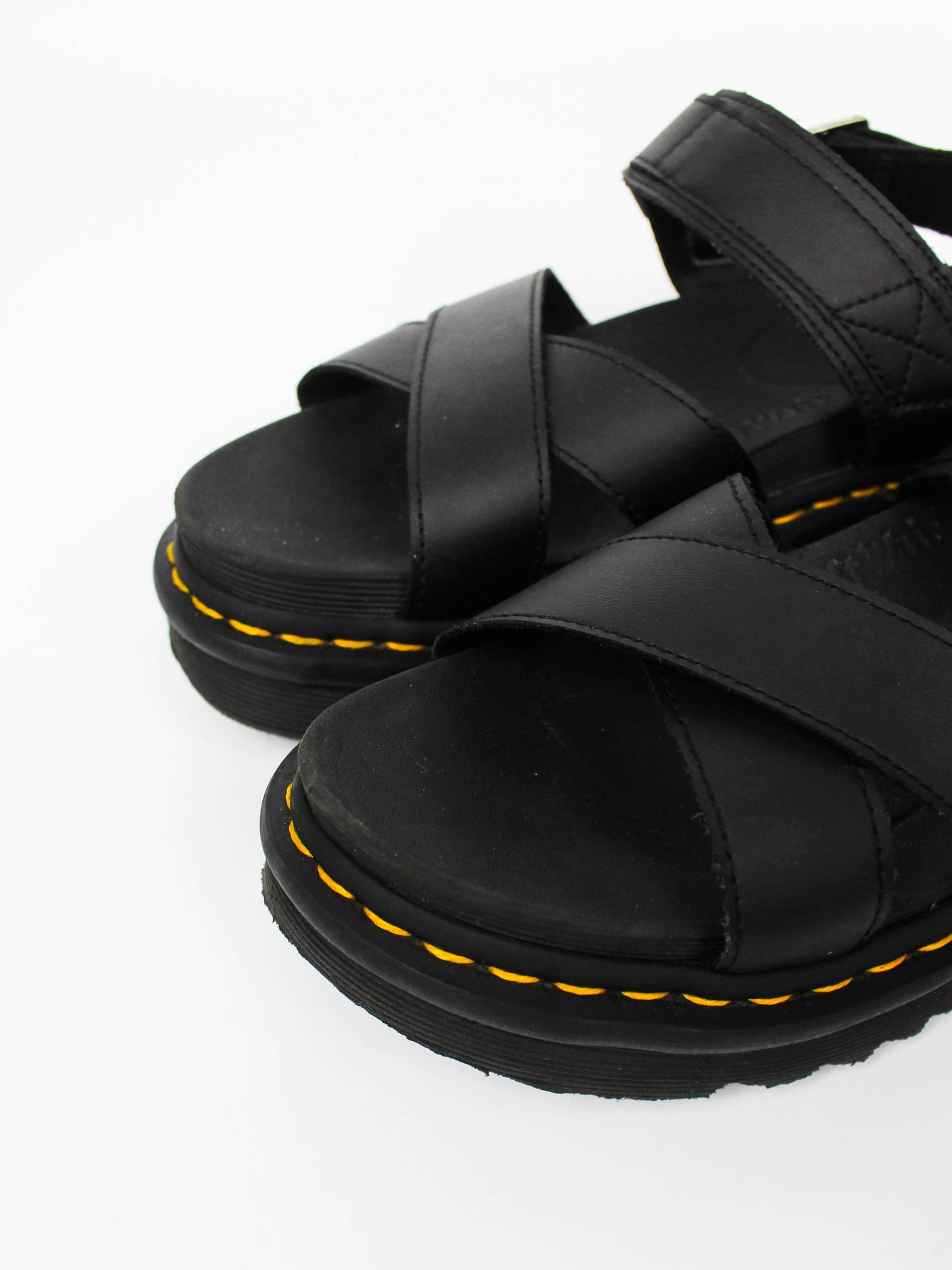 Dr. Martens Voss II Black