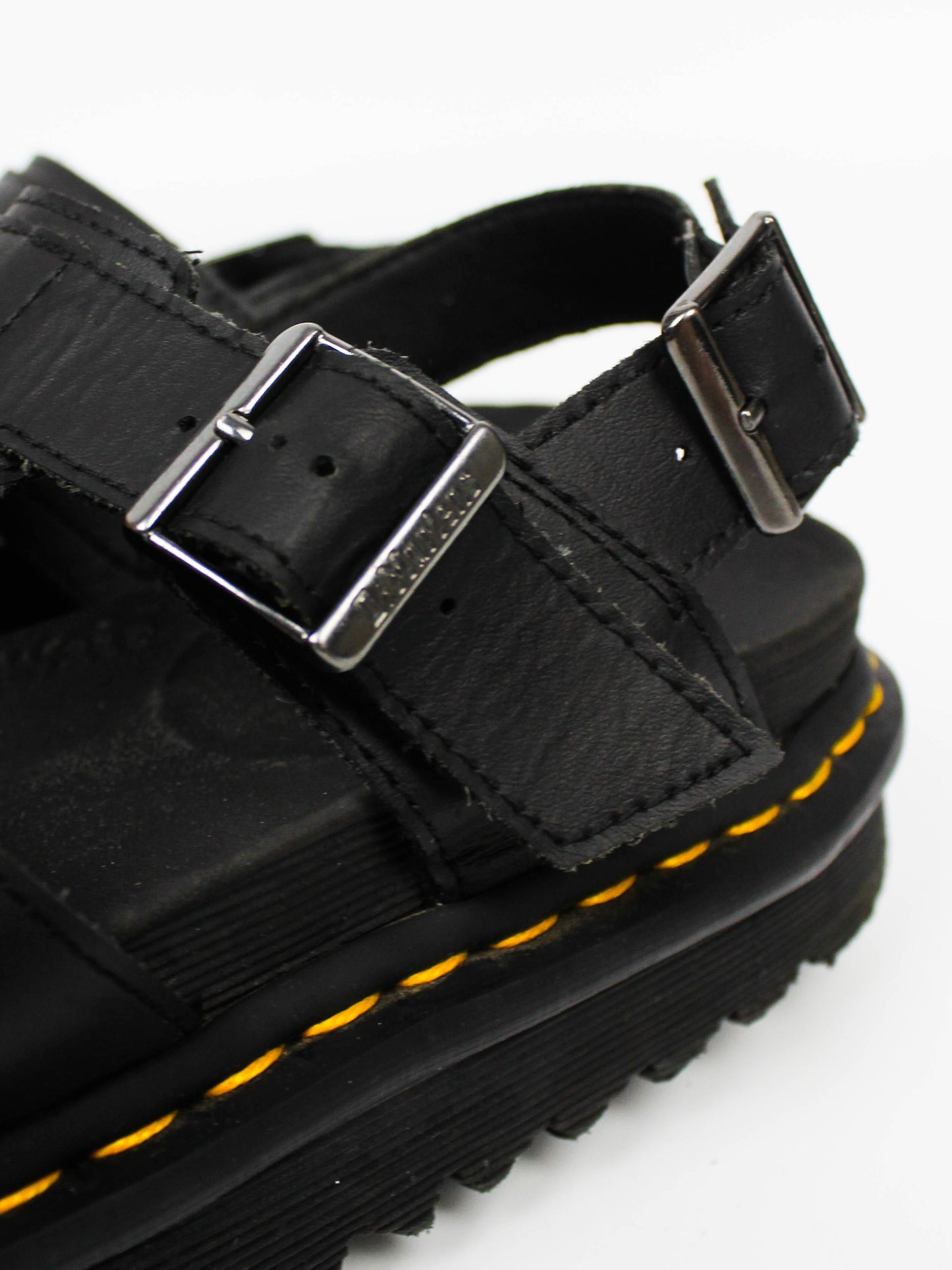 Dr. Martens Voss II Black