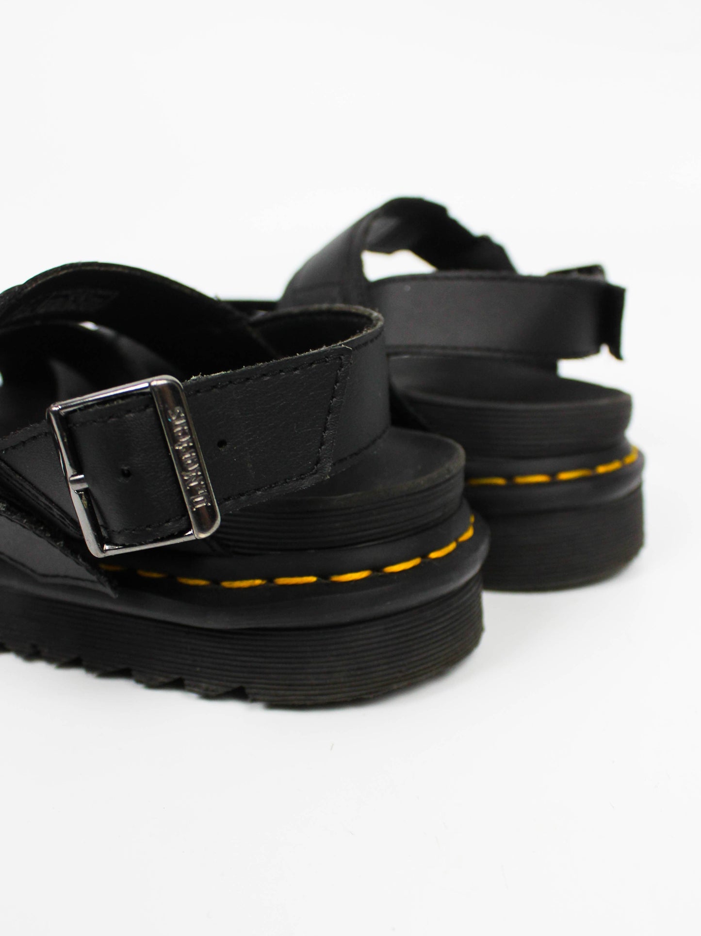 Dr. Martens Voss II Black