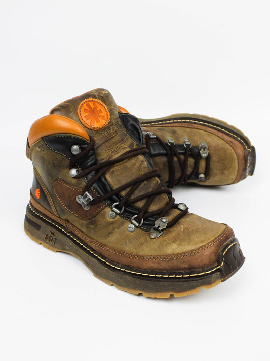 The Art Company Distressed Leather Hiking Boots