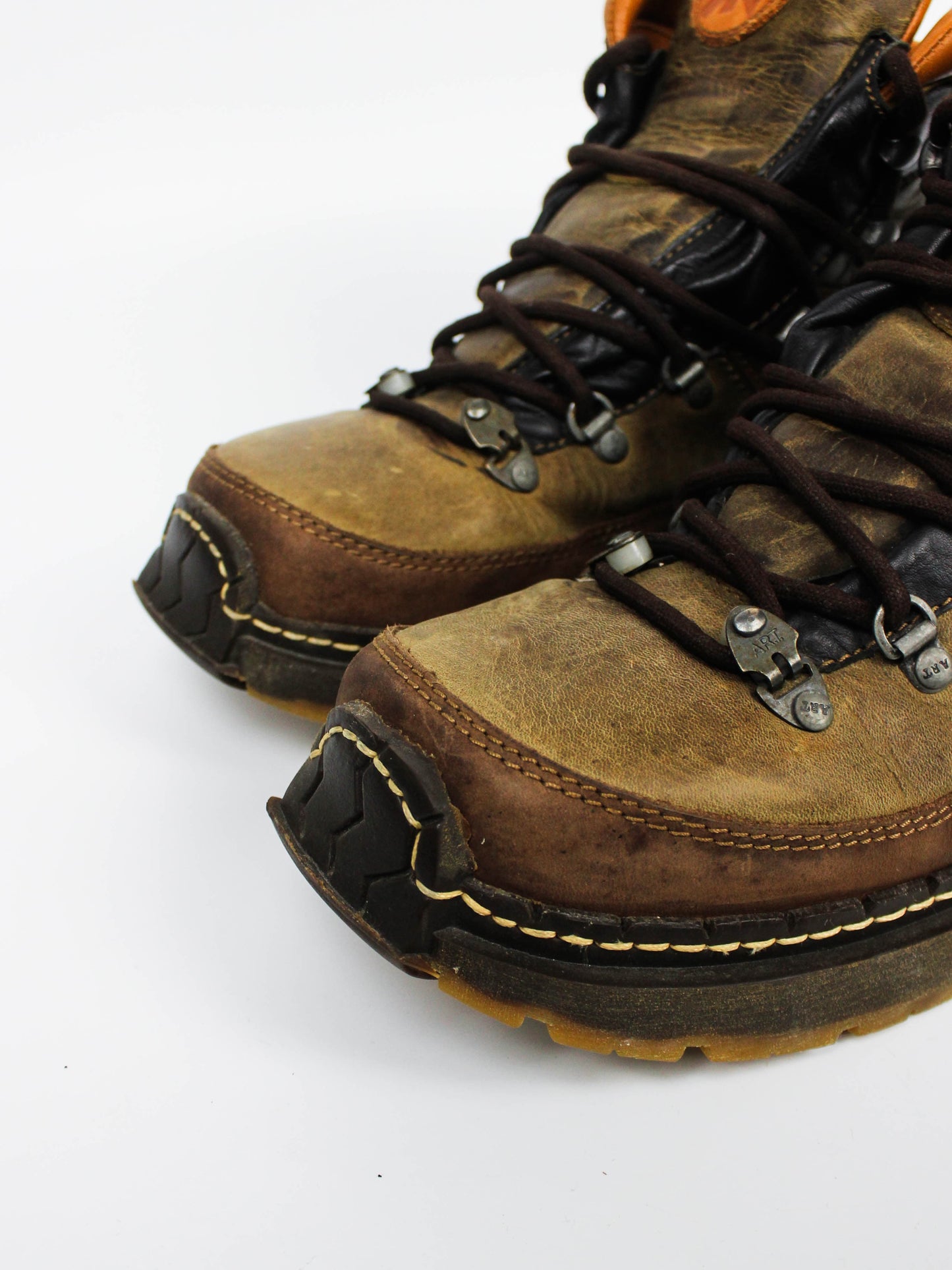 The Art Company Distressed Leather Hiking Boots