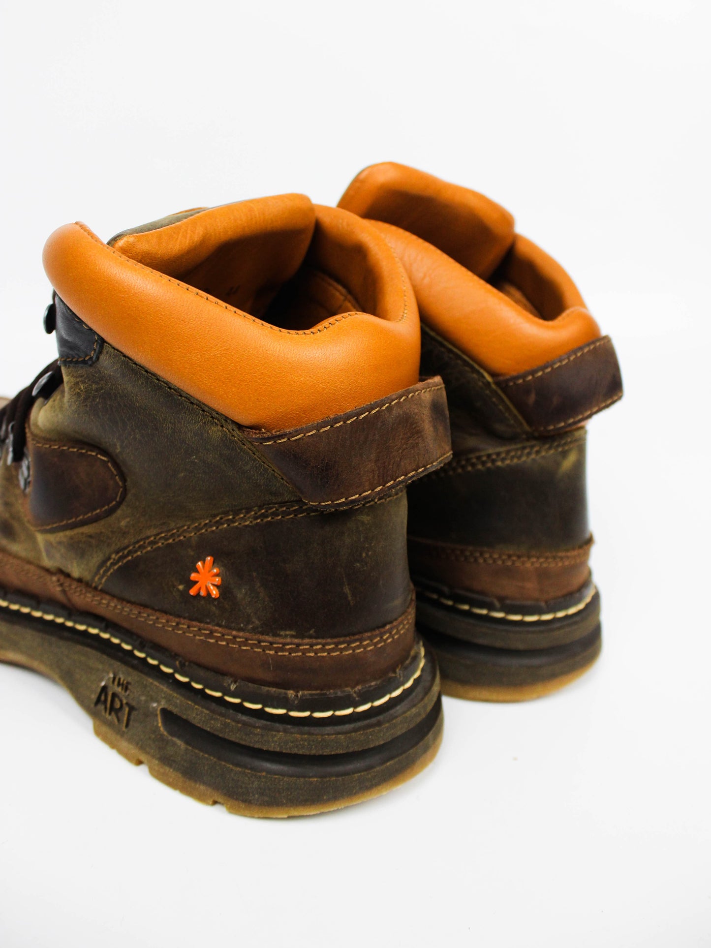 The Art Company Distressed Leather Hiking Boots