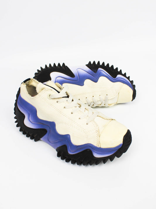 Converse Run Star Motion Platform
