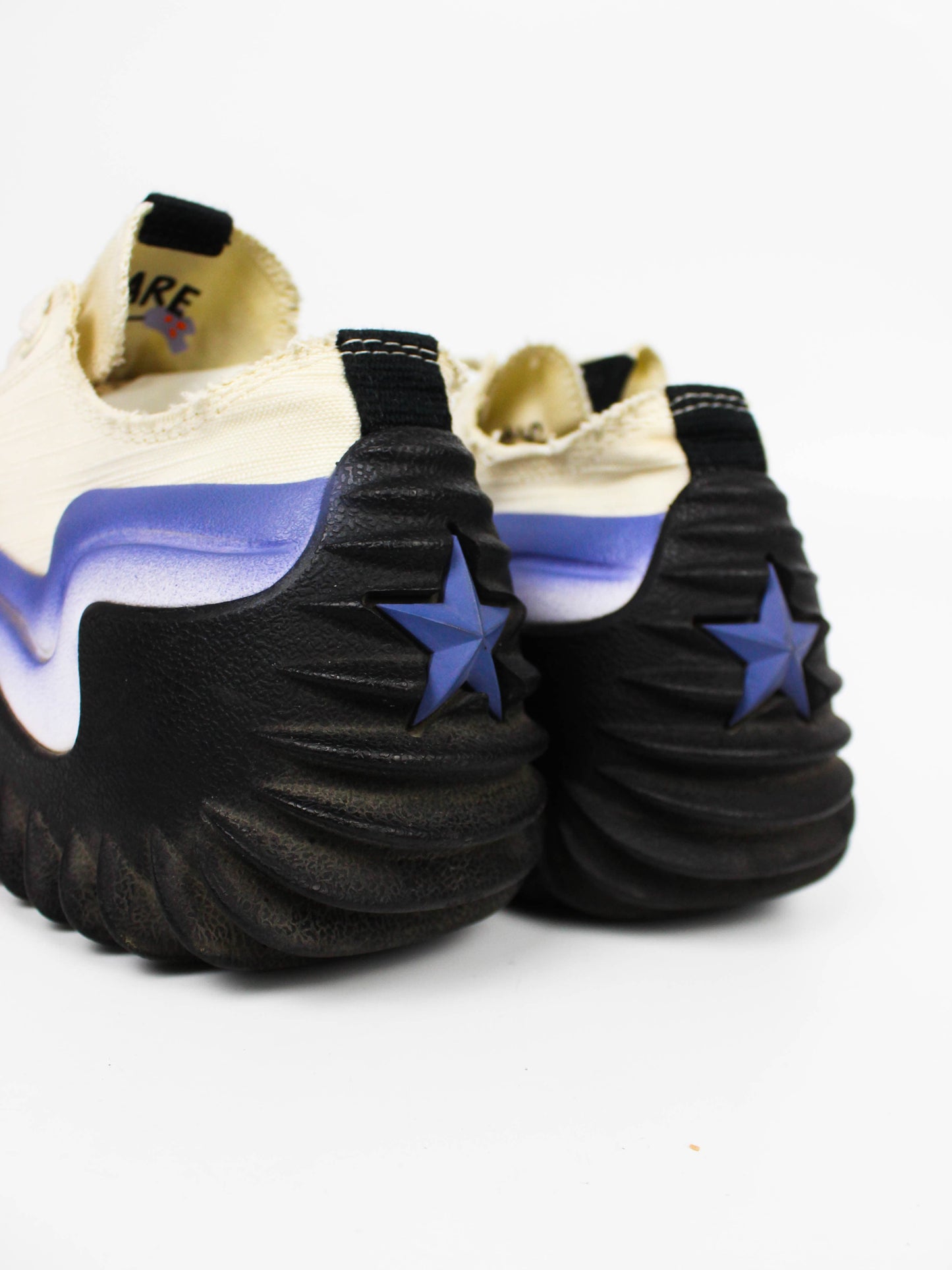 Converse Run Star Motion Platform