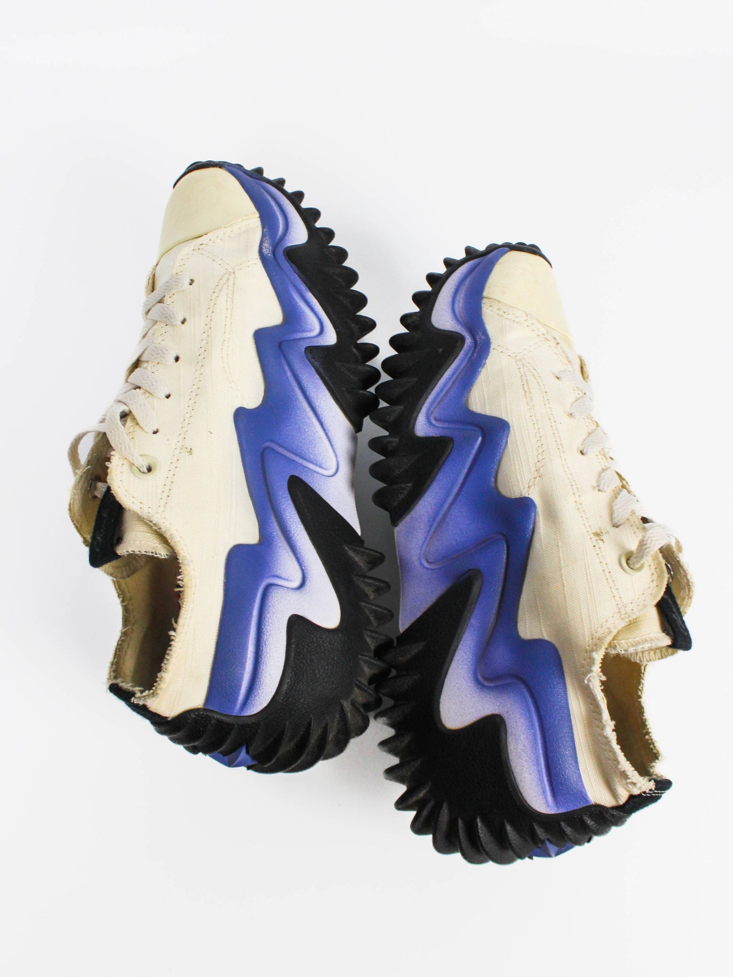 Converse Run Star Motion Platform