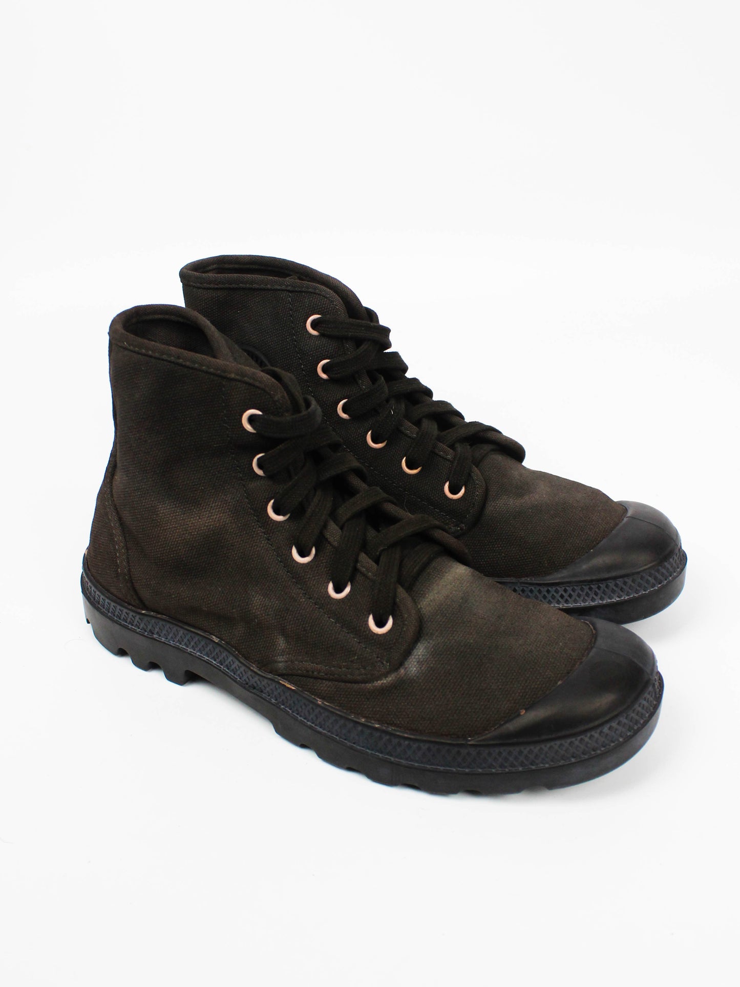 Palladium Pampa Hi Black