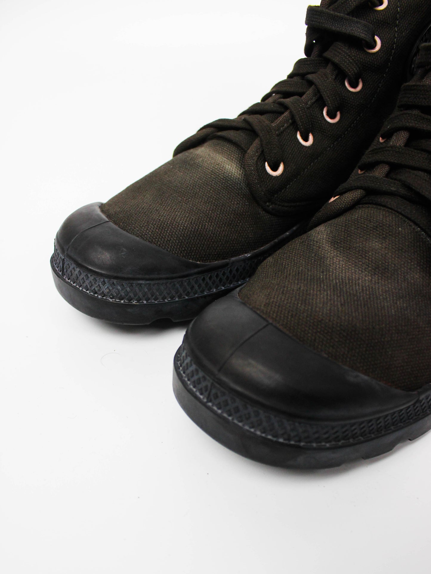 Palladium Pampa Hi Black