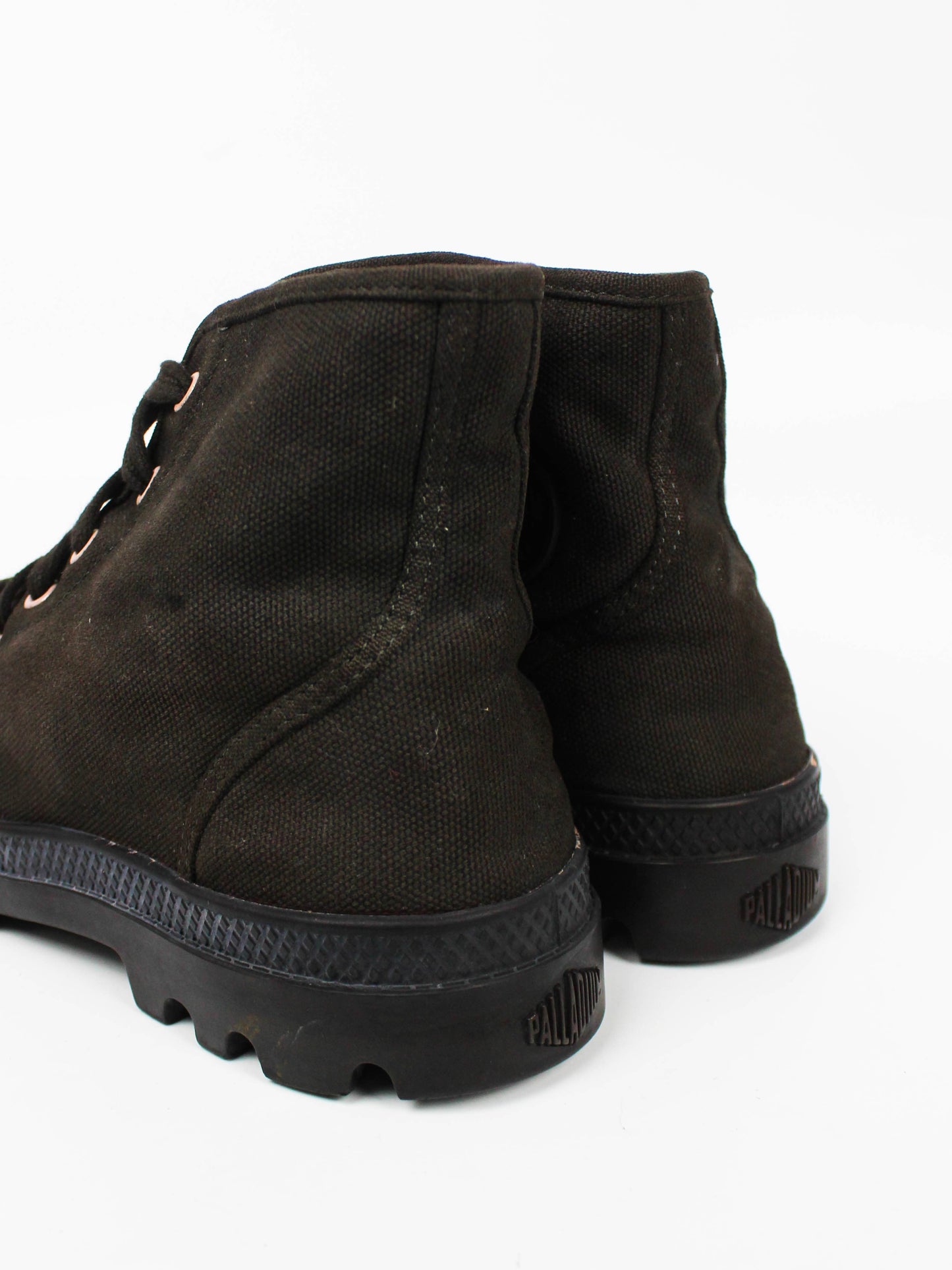 Palladium Pampa Hi Black