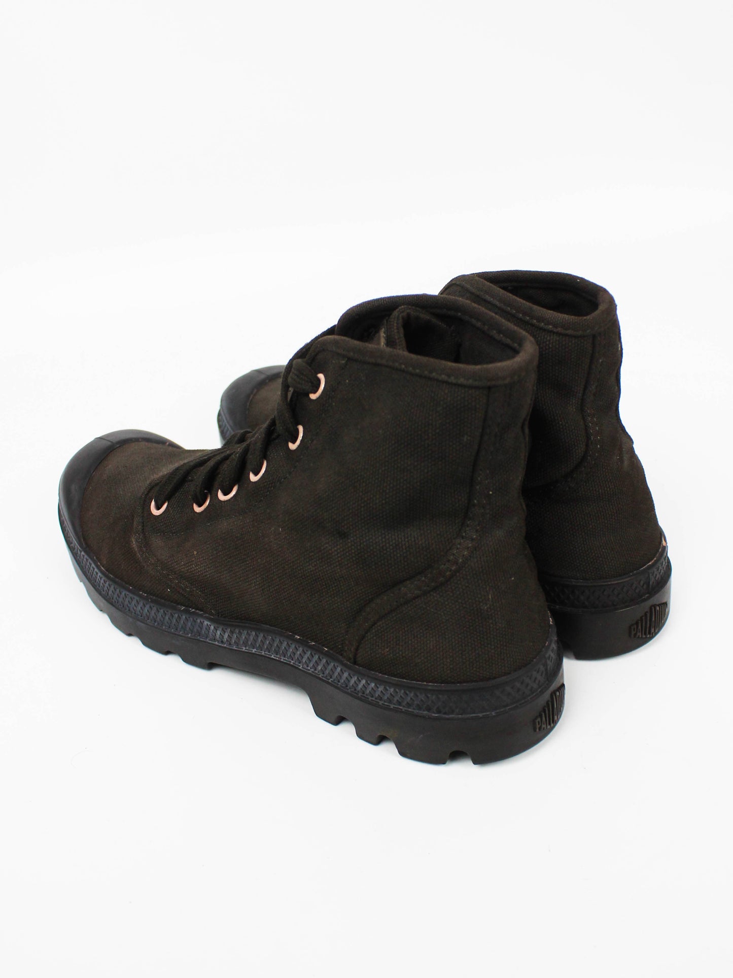 Palladium Pampa Hi Black