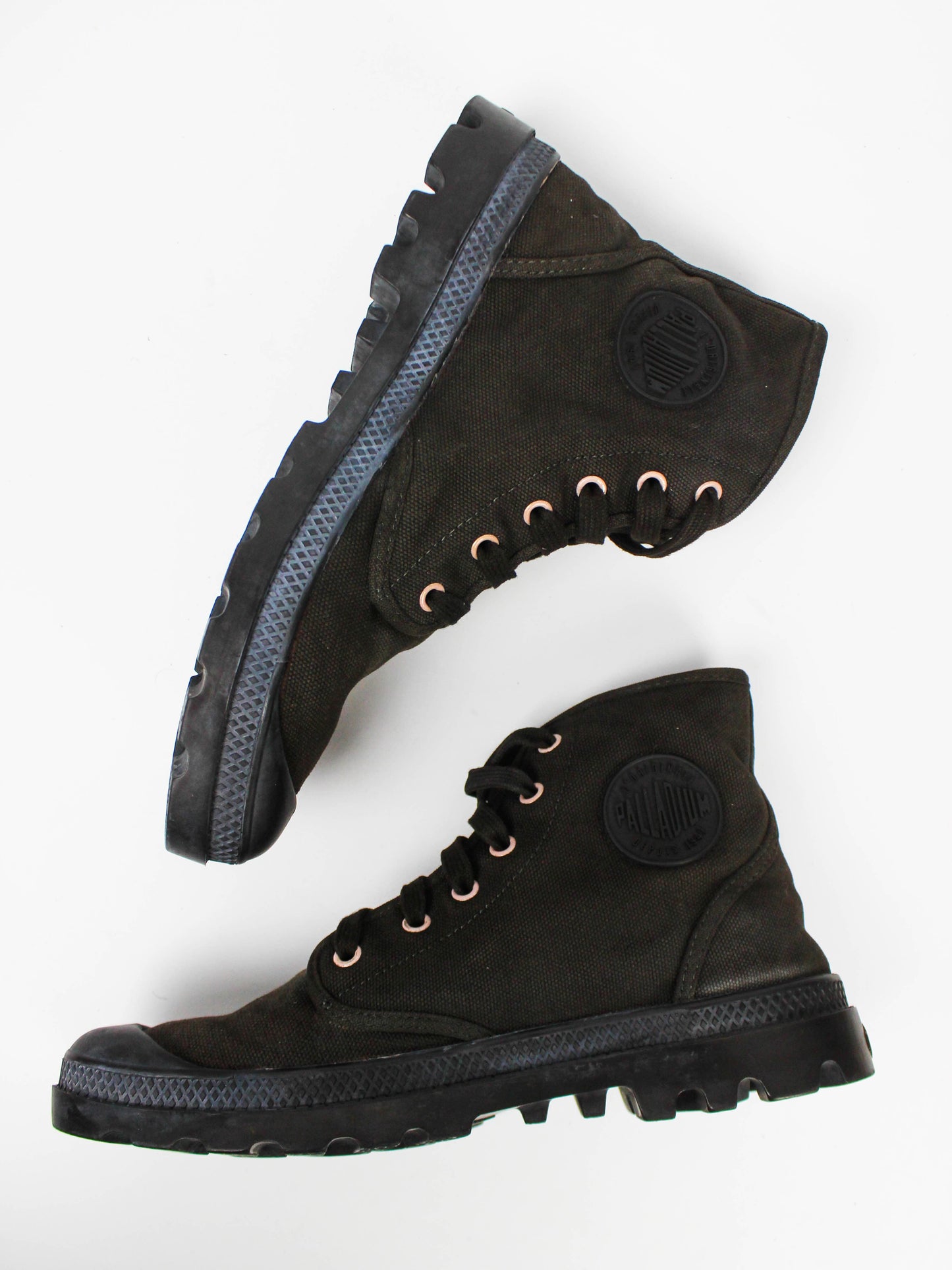 Palladium Pampa Hi Black