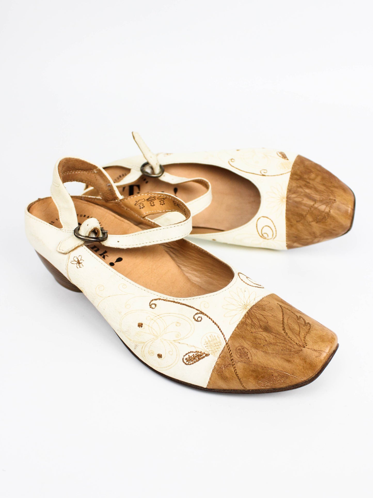 Think! Cream Floral Leather Mary Jane Shoes