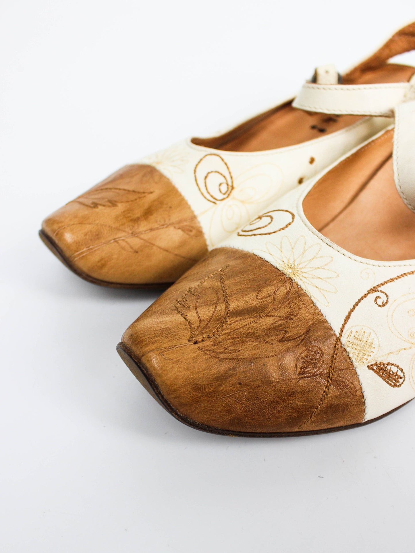 Think! Cream Floral Leather Mary Jane Shoes