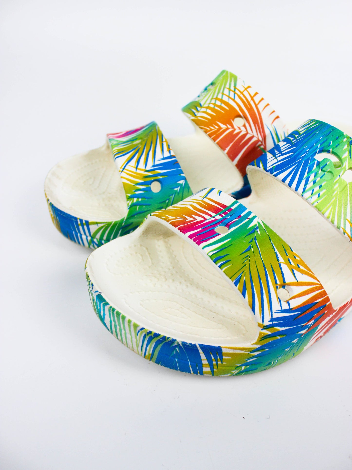 Crocs Baya Platform Tropical/White Print Clogs
