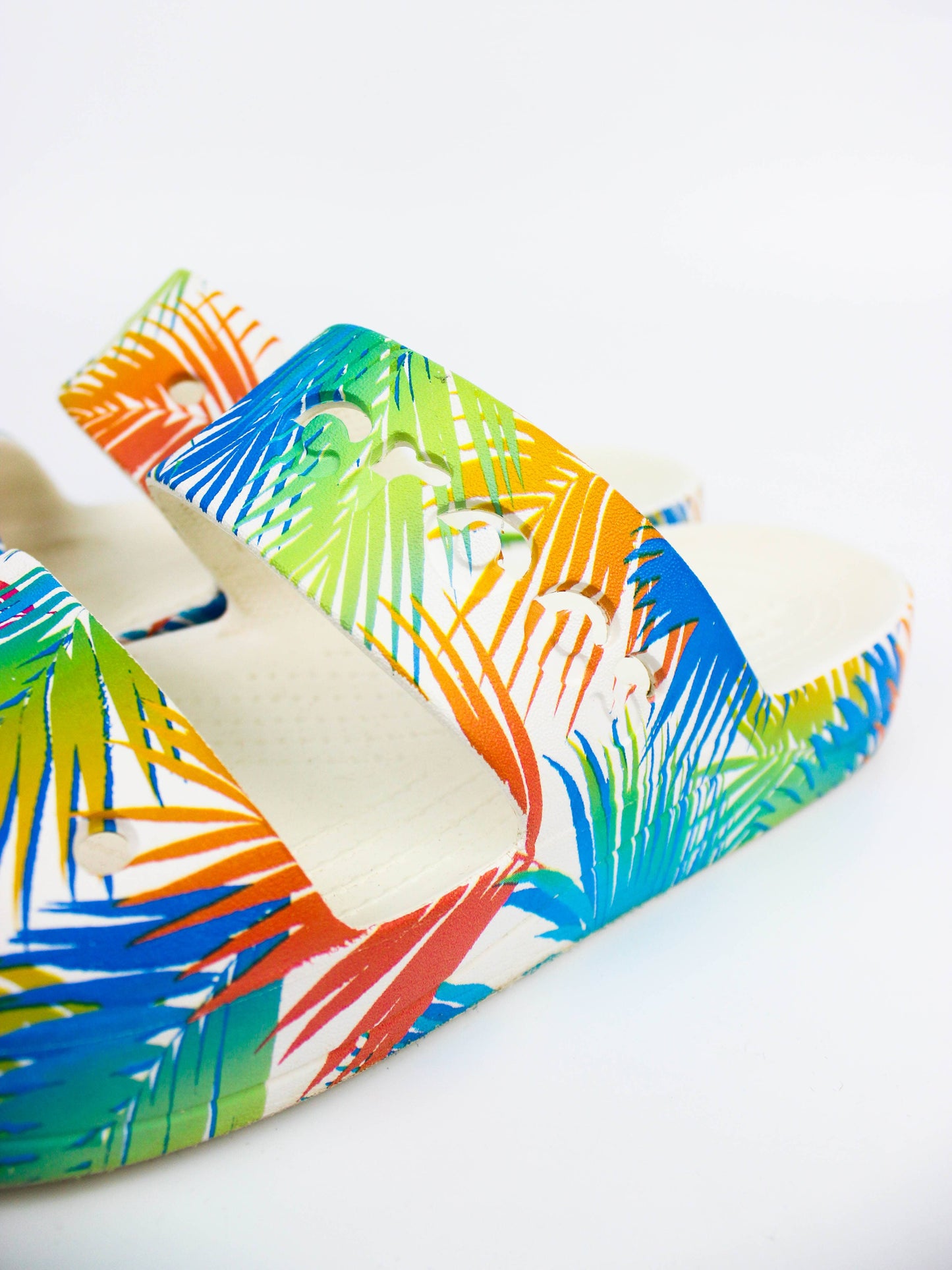 Crocs Baya Platform Tropical/White Print Clogs