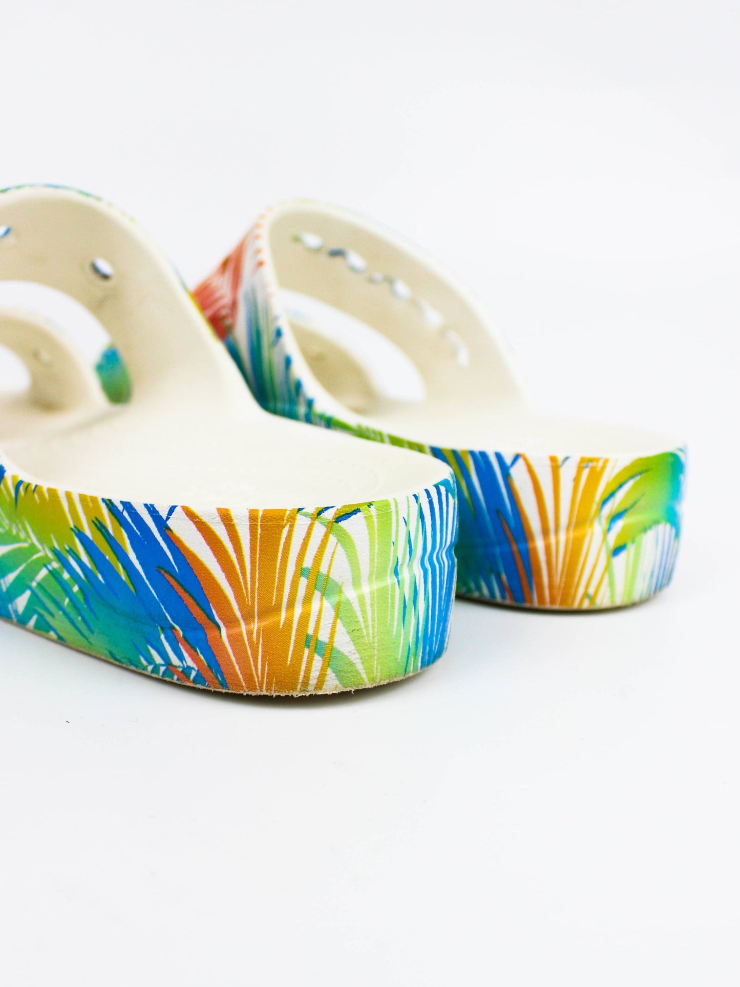 Crocs Baya Platform Tropical/White Print Clogs