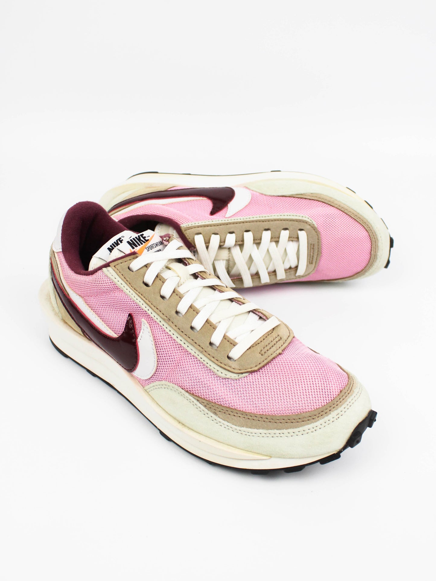 Nike Vaporwaffle x Sacai Sport Fuchsia