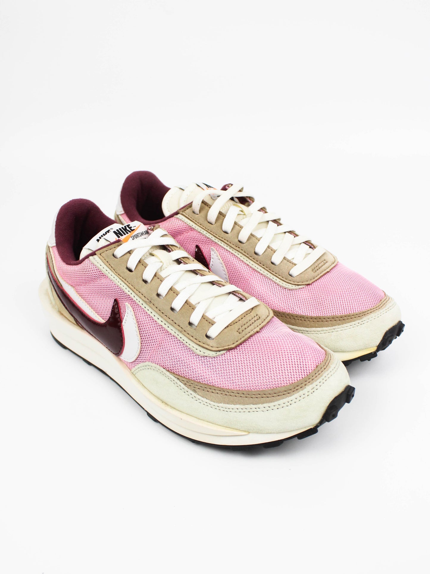Nike Vaporwaffle x Sacai Sport Fuchsia