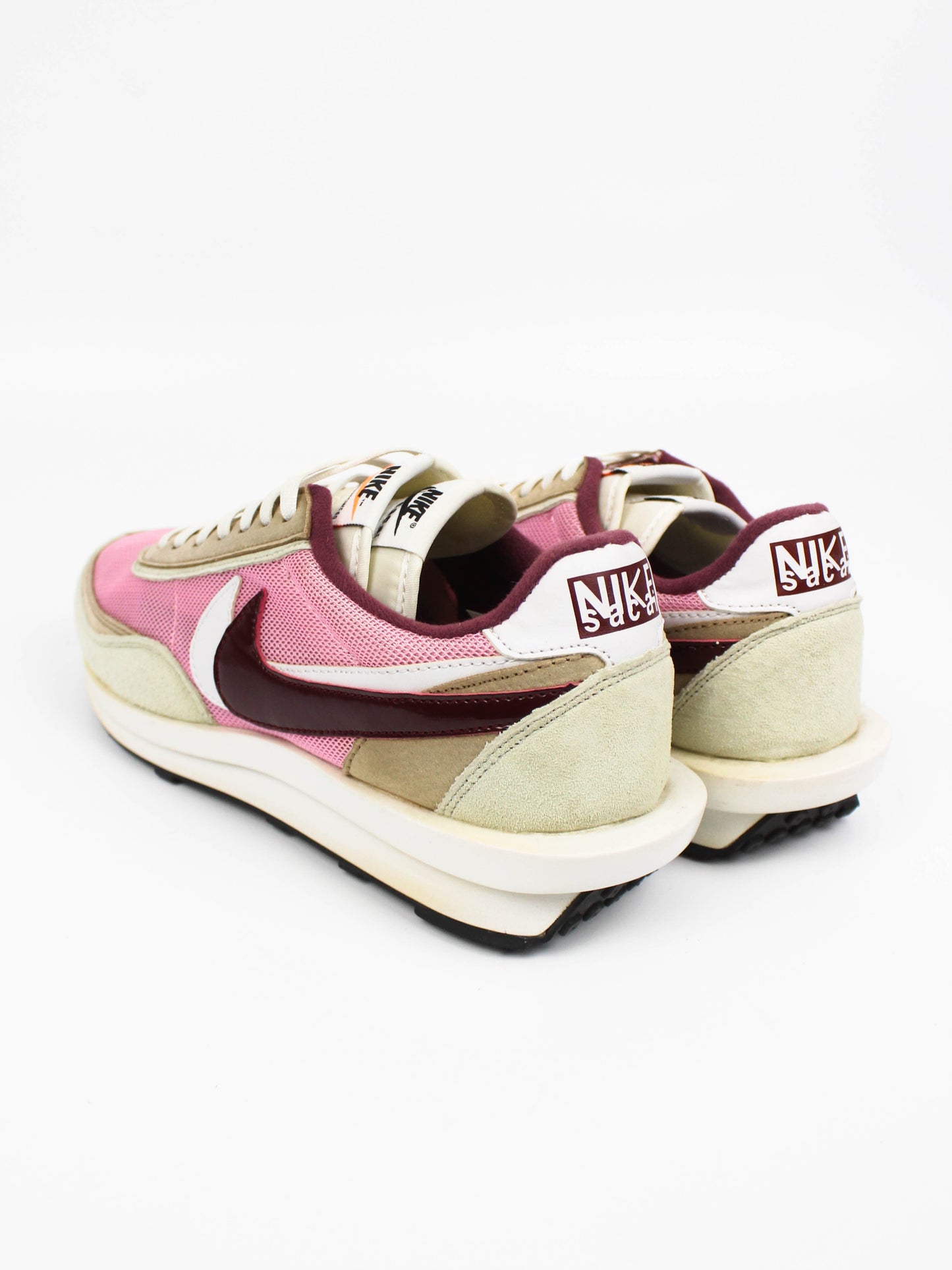 Nike Vaporwaffle x Sacai Sport Fuchsia