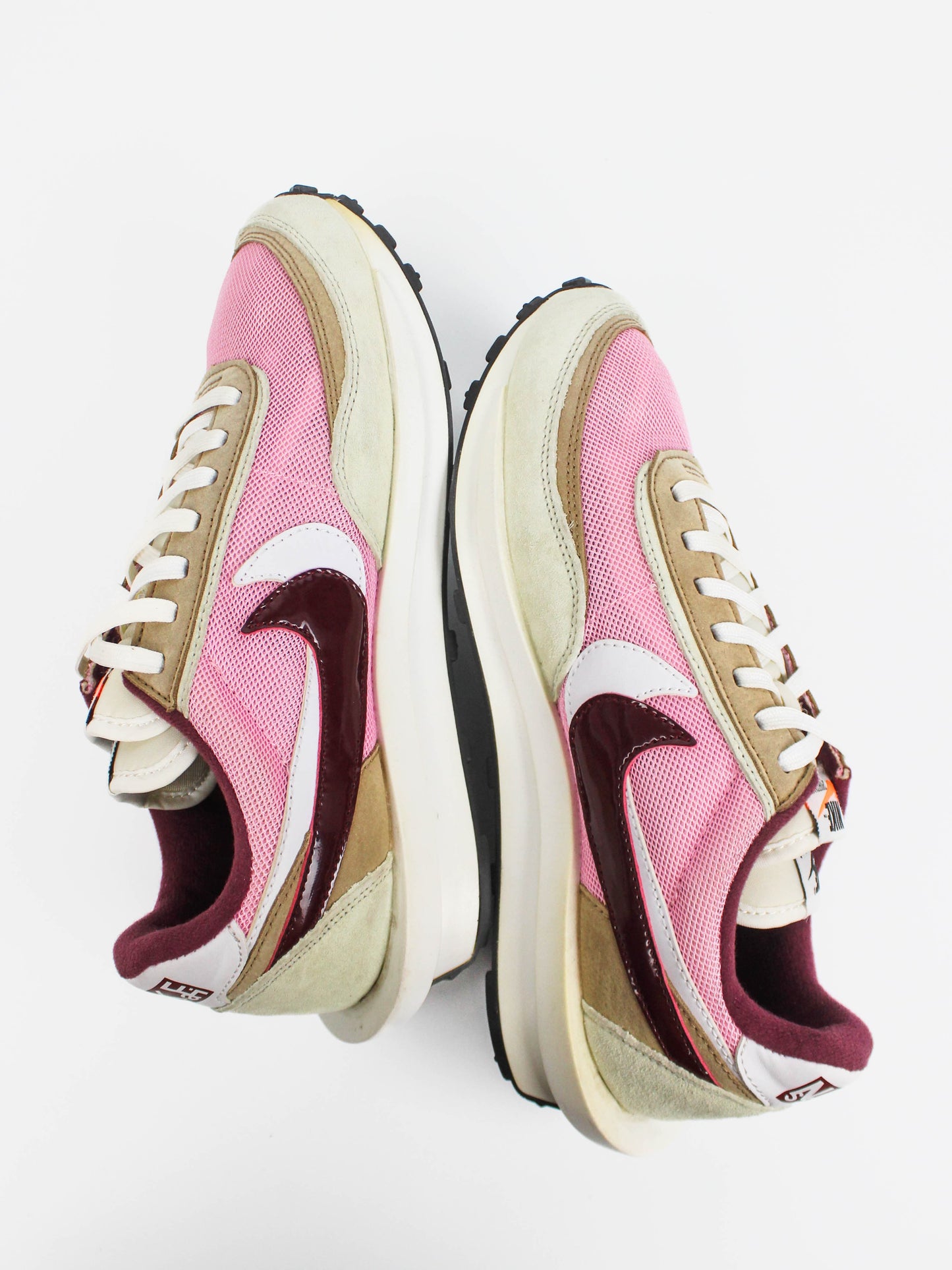 Nike Vaporwaffle x Sacai Sport Fuchsia