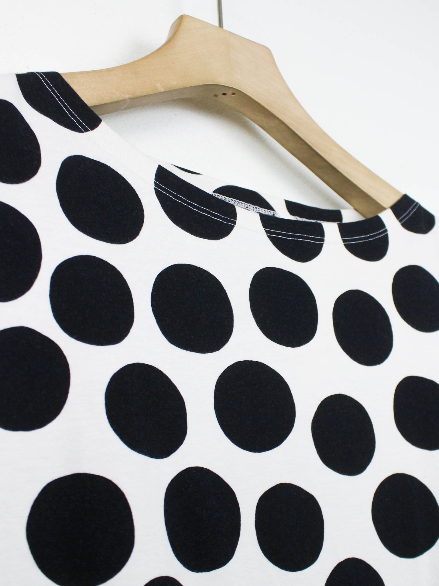Футболка Marimekko x Uniqlo в горошок