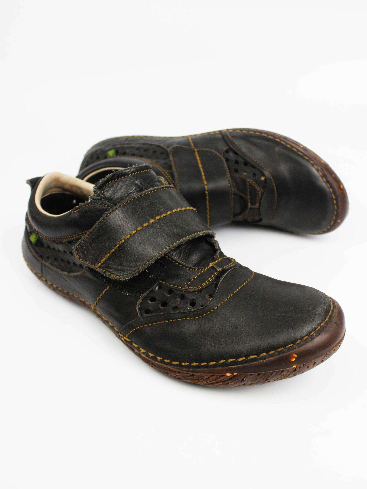 El Naturalista Leather Comfort Shoes