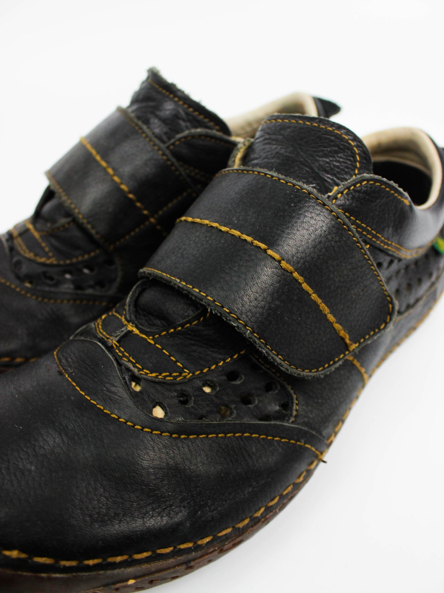 El Naturalista Leather Comfort Shoes