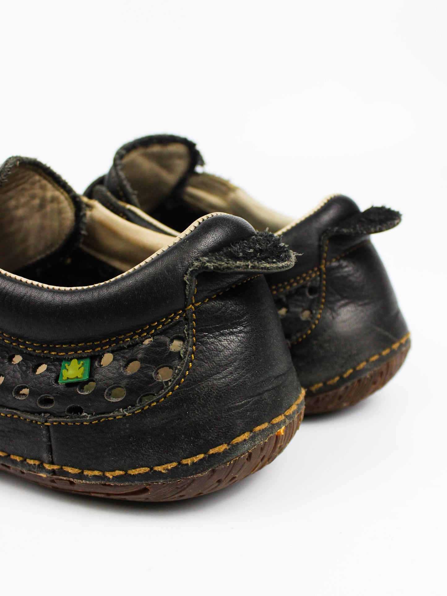 El Naturalista Leather Comfort Shoes