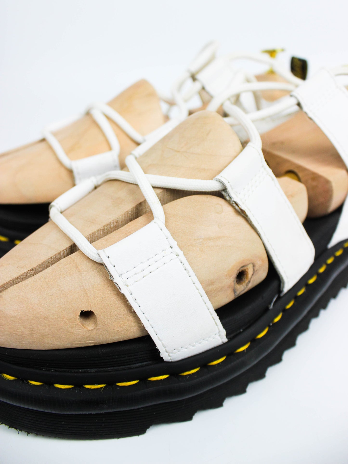 Dr. Martens Nartilla White