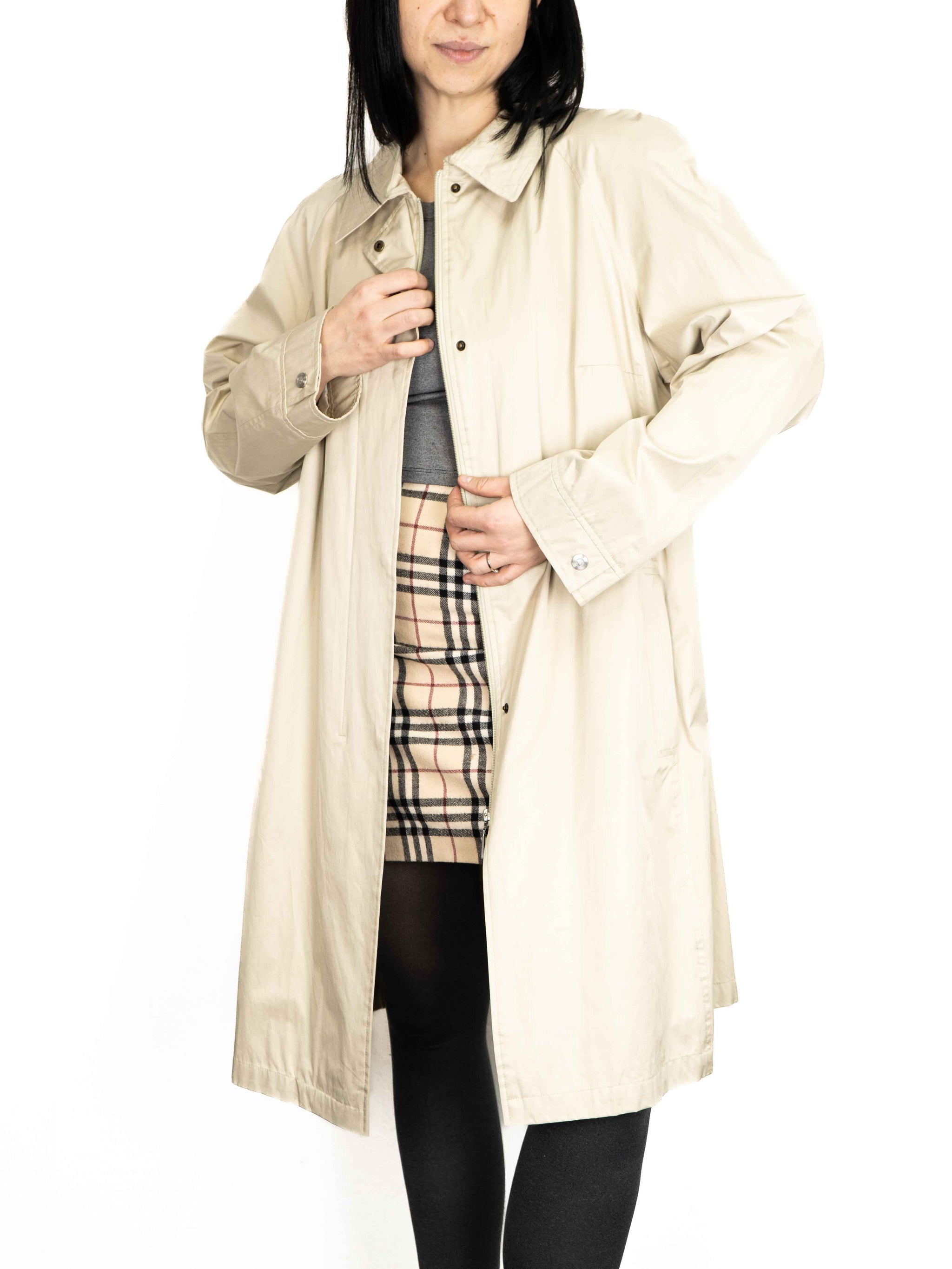 Бежевий дощовик на змійці