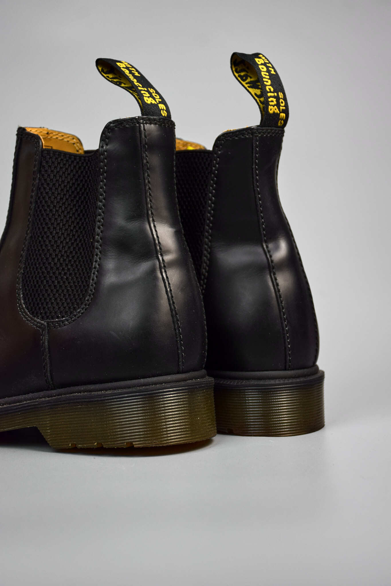 Dr. Martens 2976 Chelsea Boot