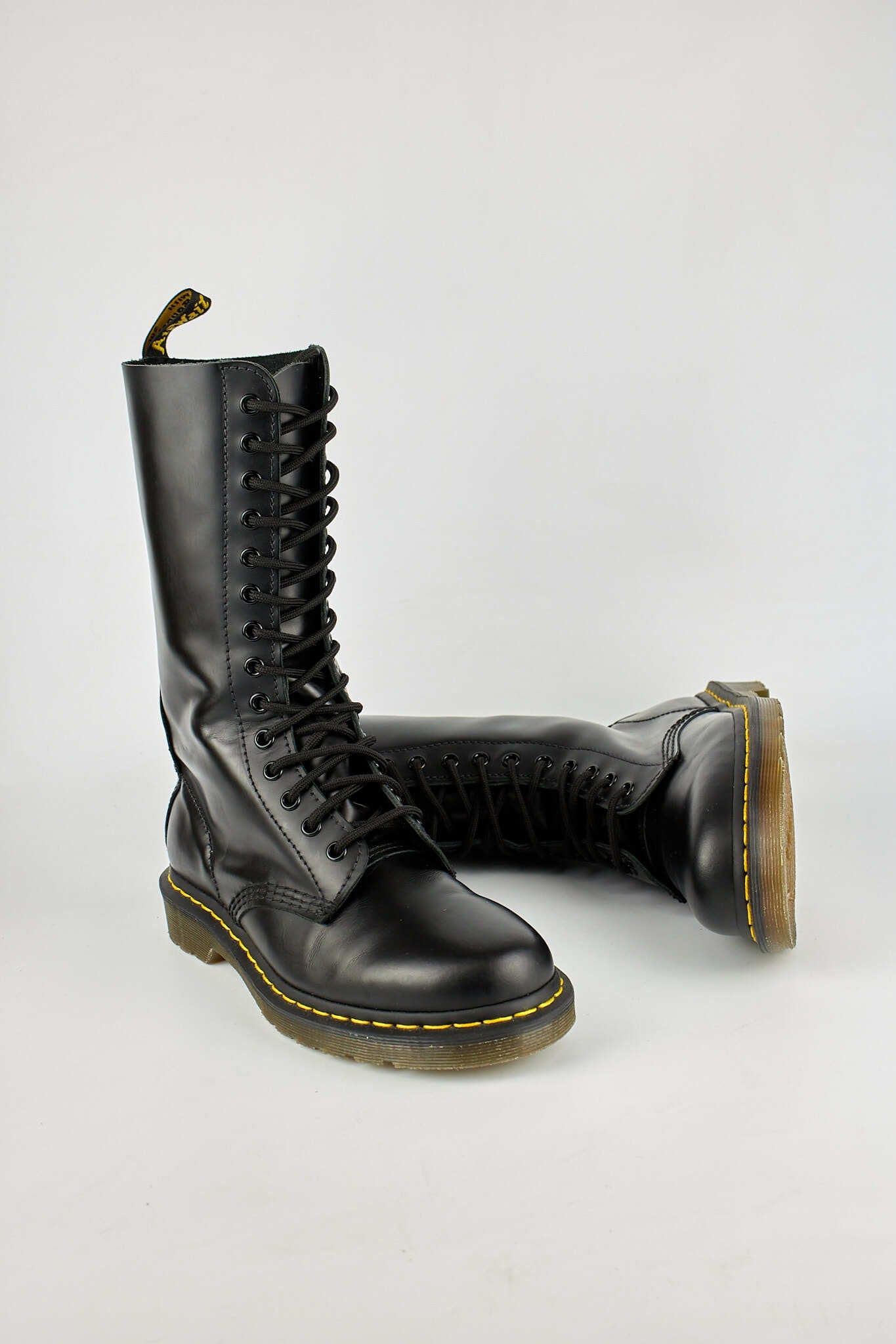 Dr. Martens 1914 Smooth Leather 14 Eyelets Black