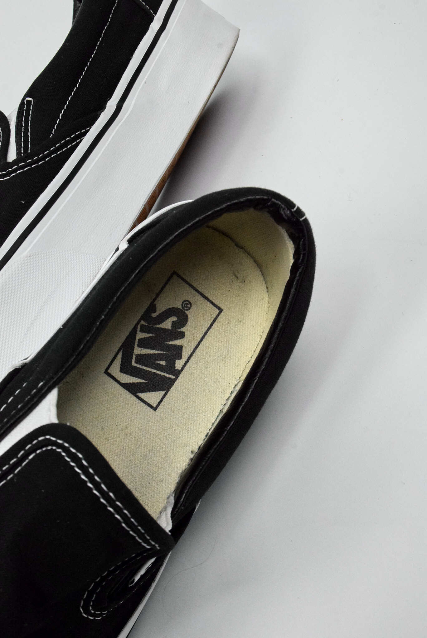 VANS Slip-On Black on Platform