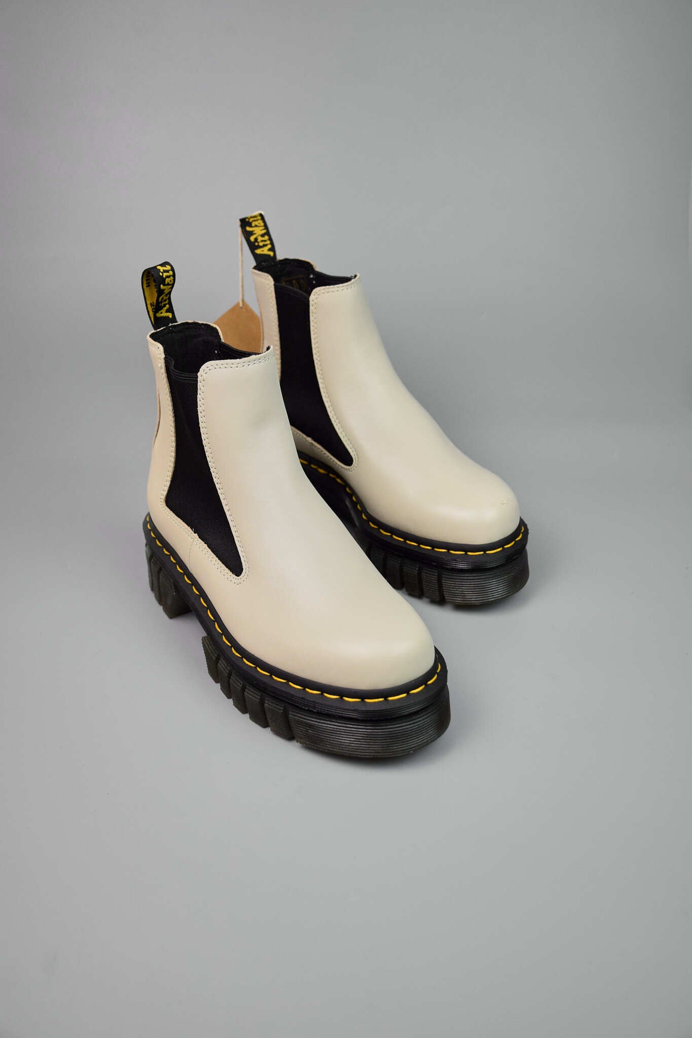 Dr. Martens Audrick Chelsea Fur (w box)