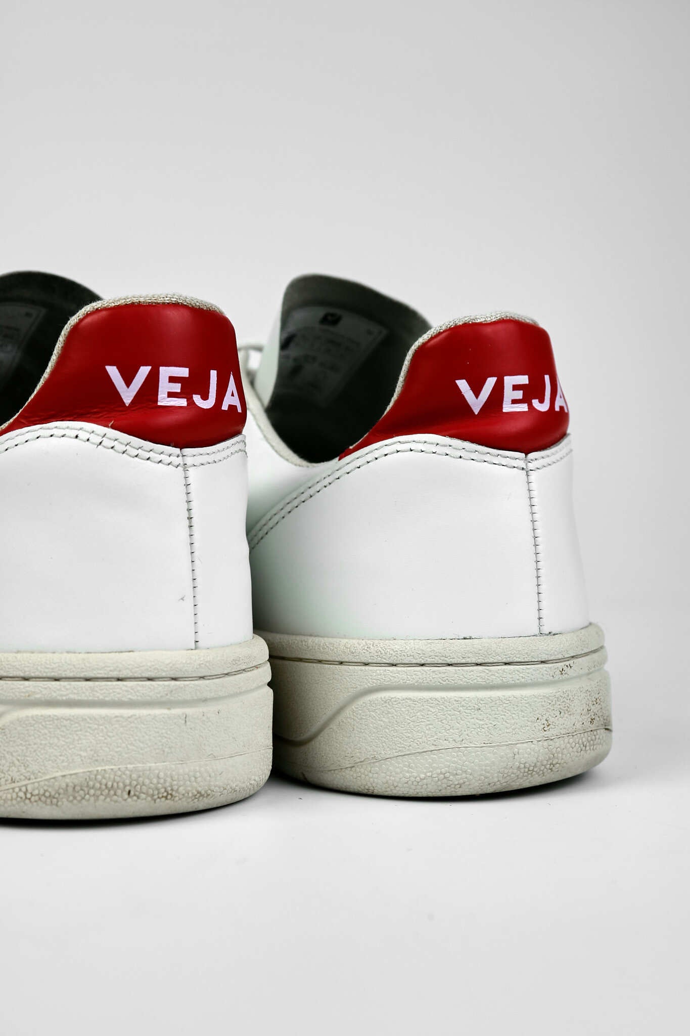 Veja 10 Leather