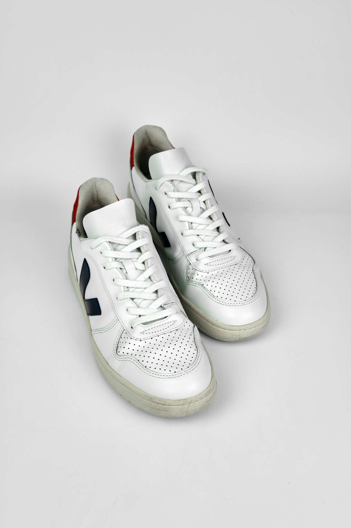 Veja 10 Leather