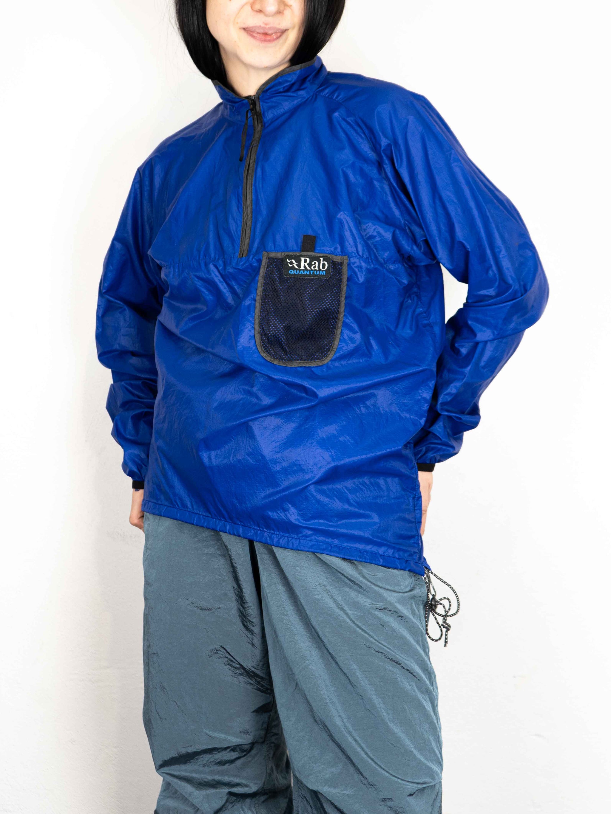 Блакитна вітровка Rab Quantum