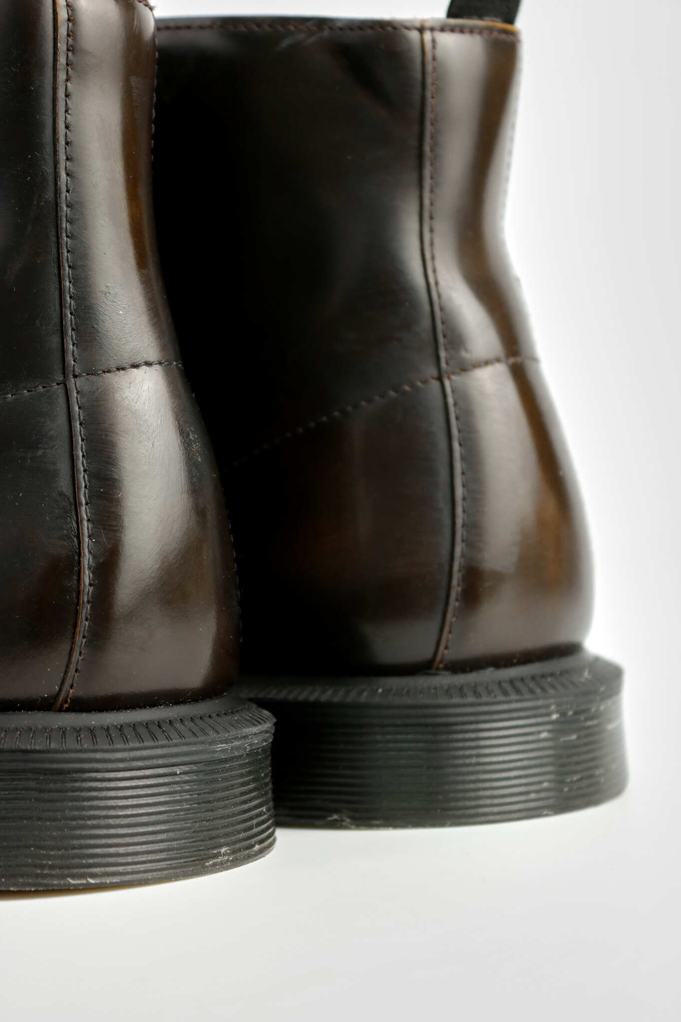 Dr. Martens Emmeline Polished Smooth Brown