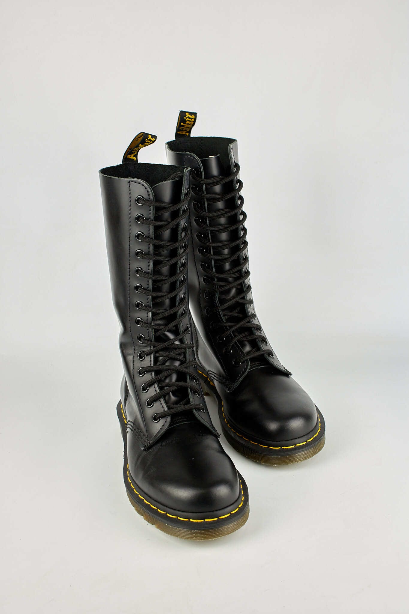 Dr. Martens 1914 Smooth Leather 14 Eyelets Black