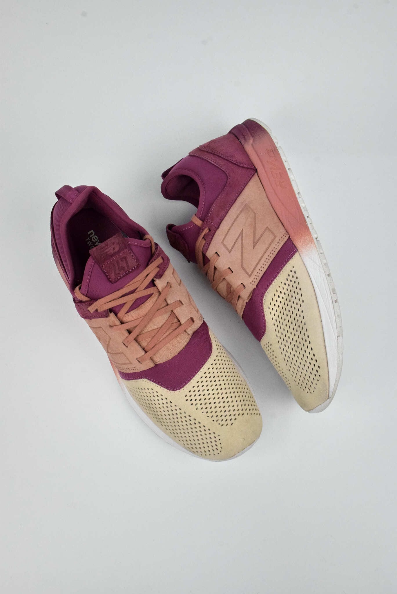 New Balance 247 Wolf Pink