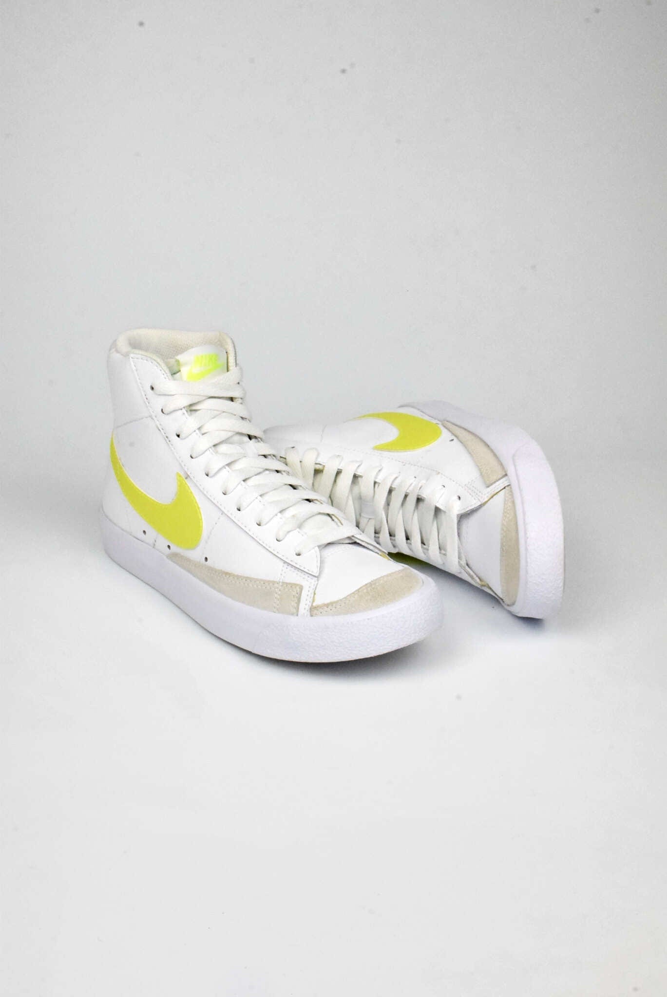 Nike Blazer Mid '77 Neon Swoosh