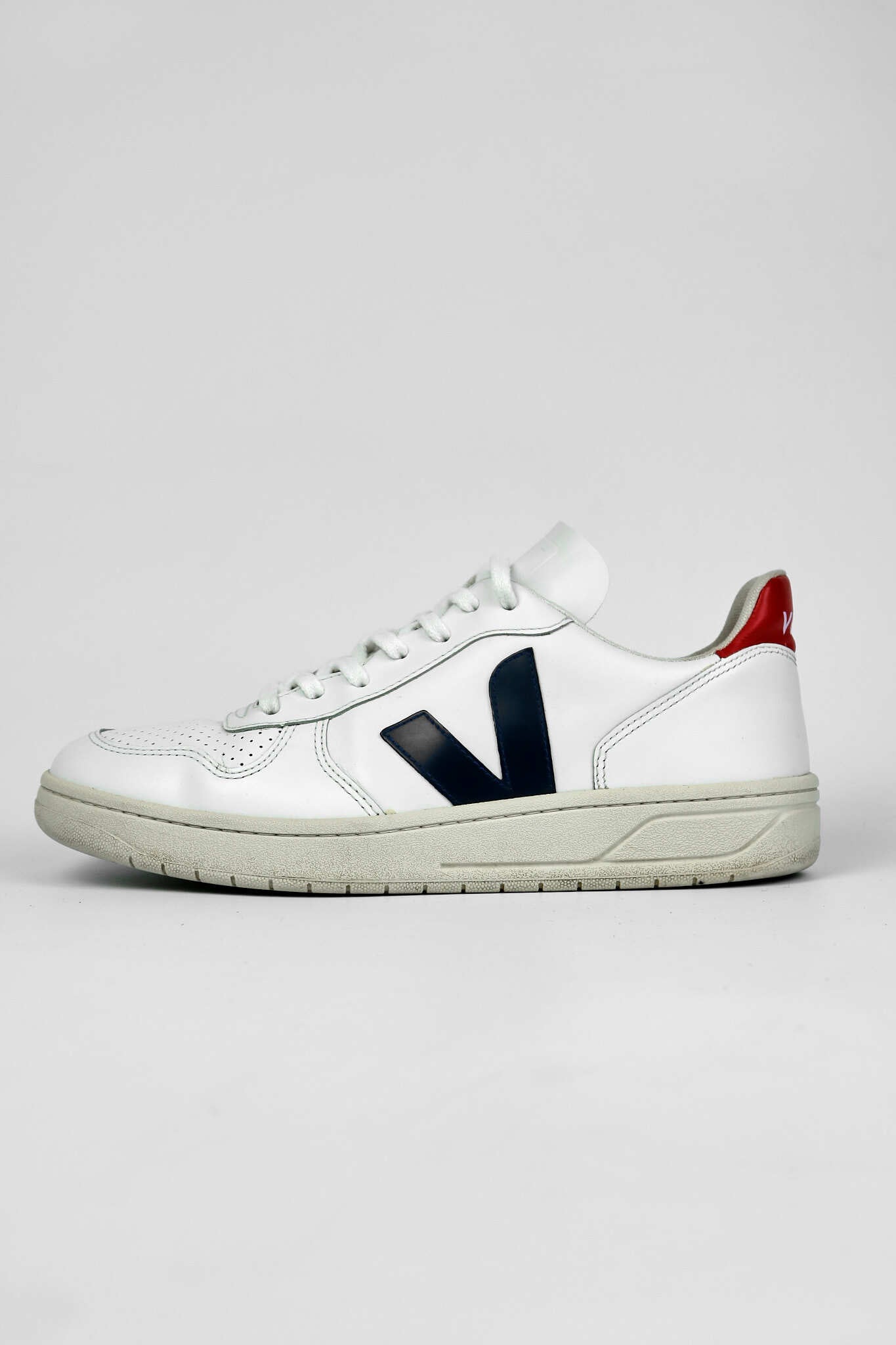 Veja 10 Leather