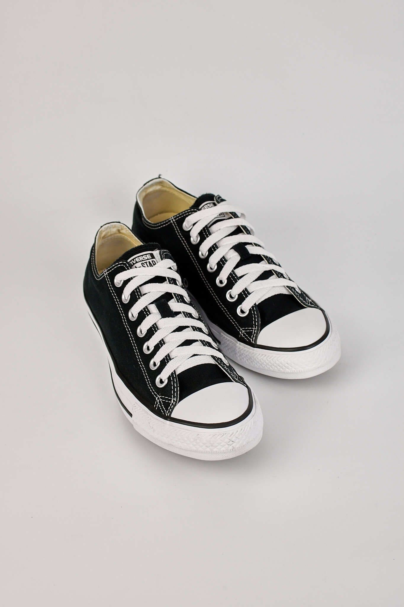 Converse Chuck Taylor Black Low