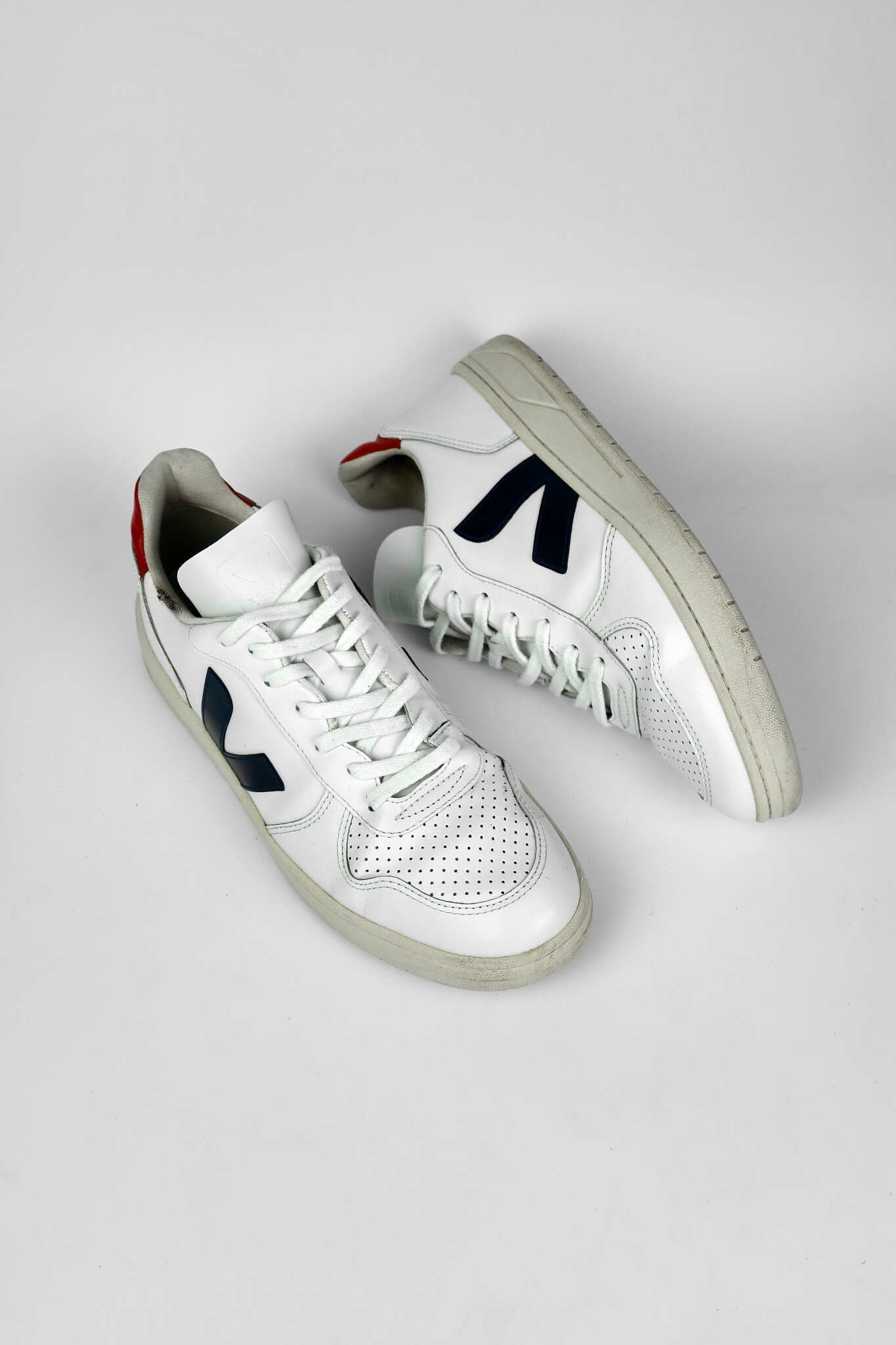 Veja 10 Leather