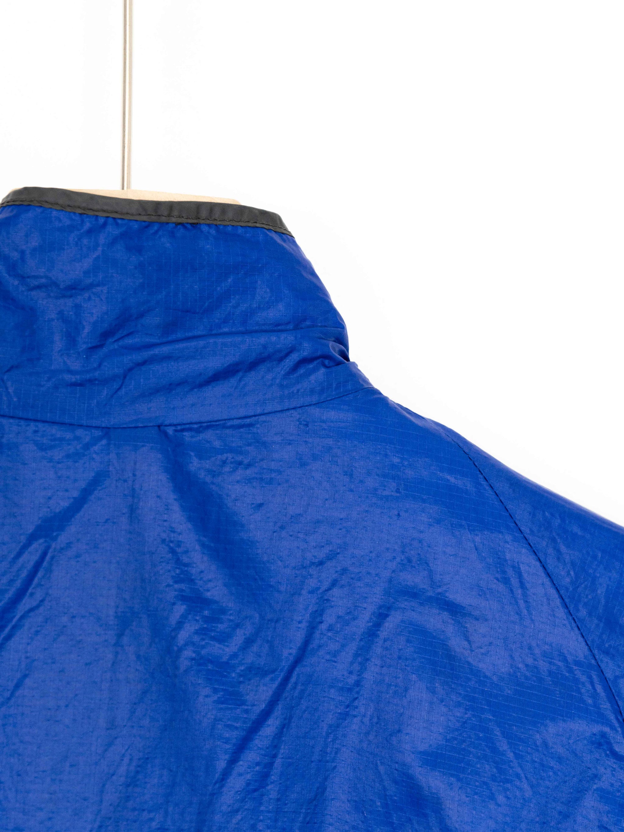 Блакитна вітровка Rab Quantum