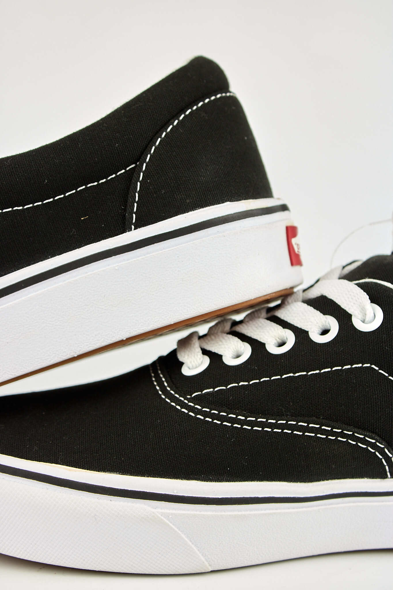 Vans Authentic Black Canvas Comfycush